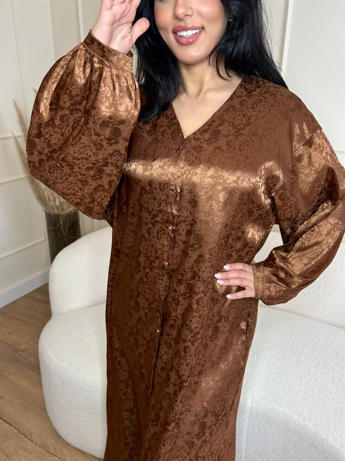 Kleid mit Blumenprint in verschiedenen Farben