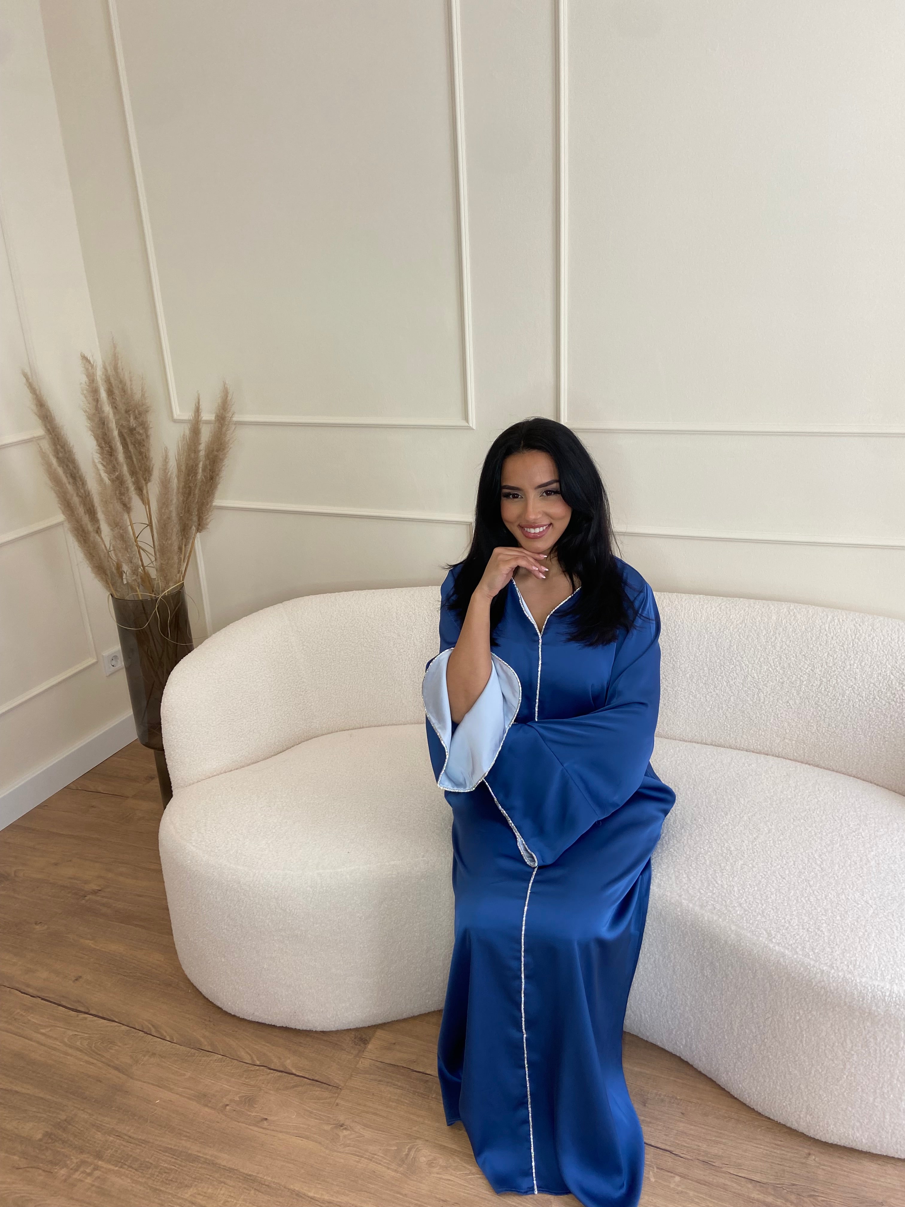 Festliches Kleid in blau