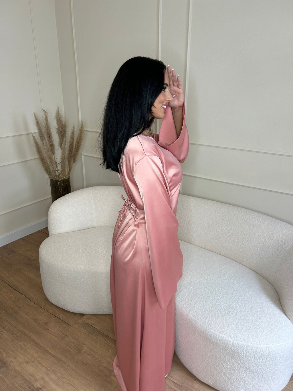 Kleid zuschnürbar mit Trompetenärmeln