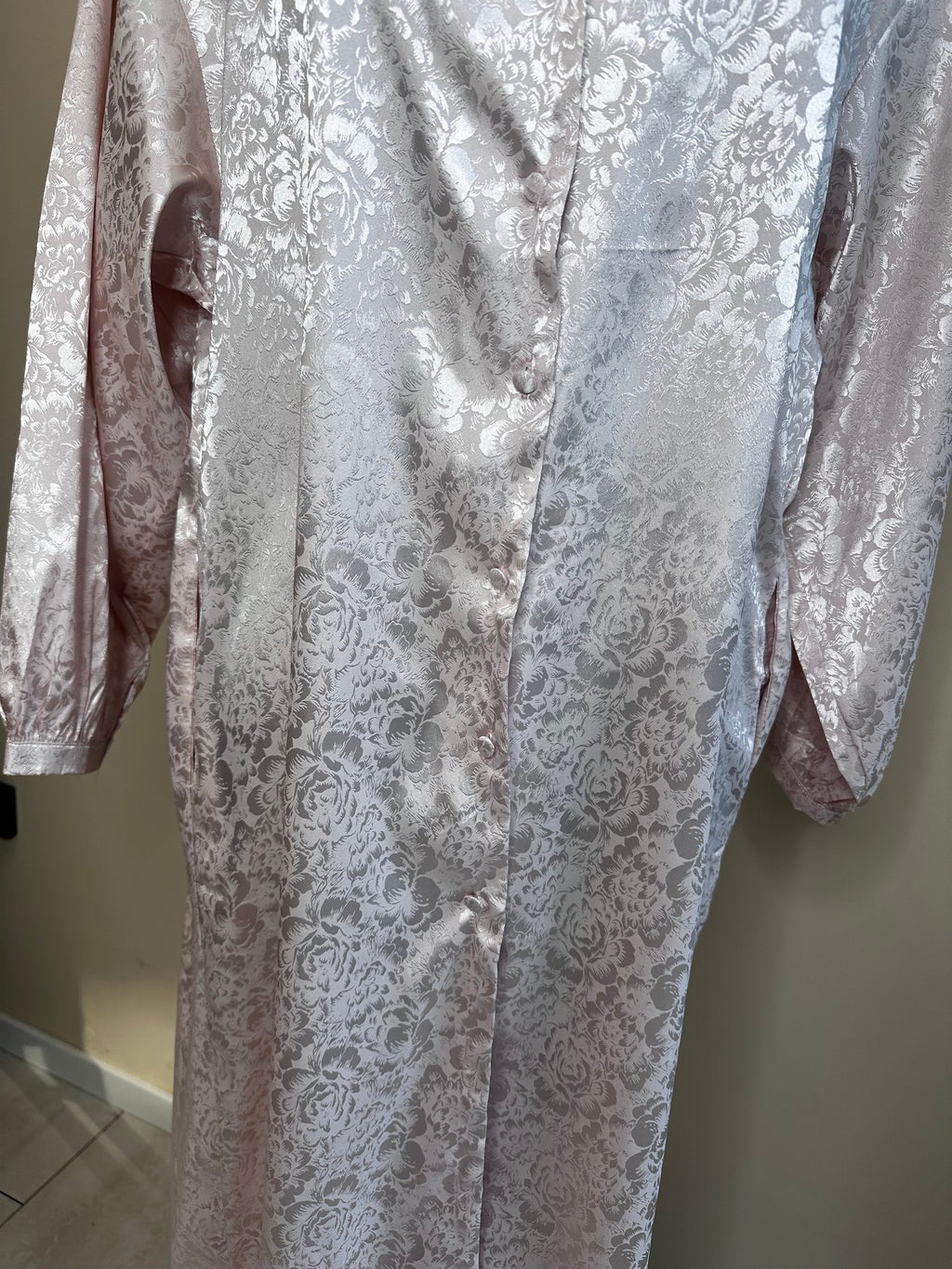 Kleid mit Blumenprint in verschiedenen Farben