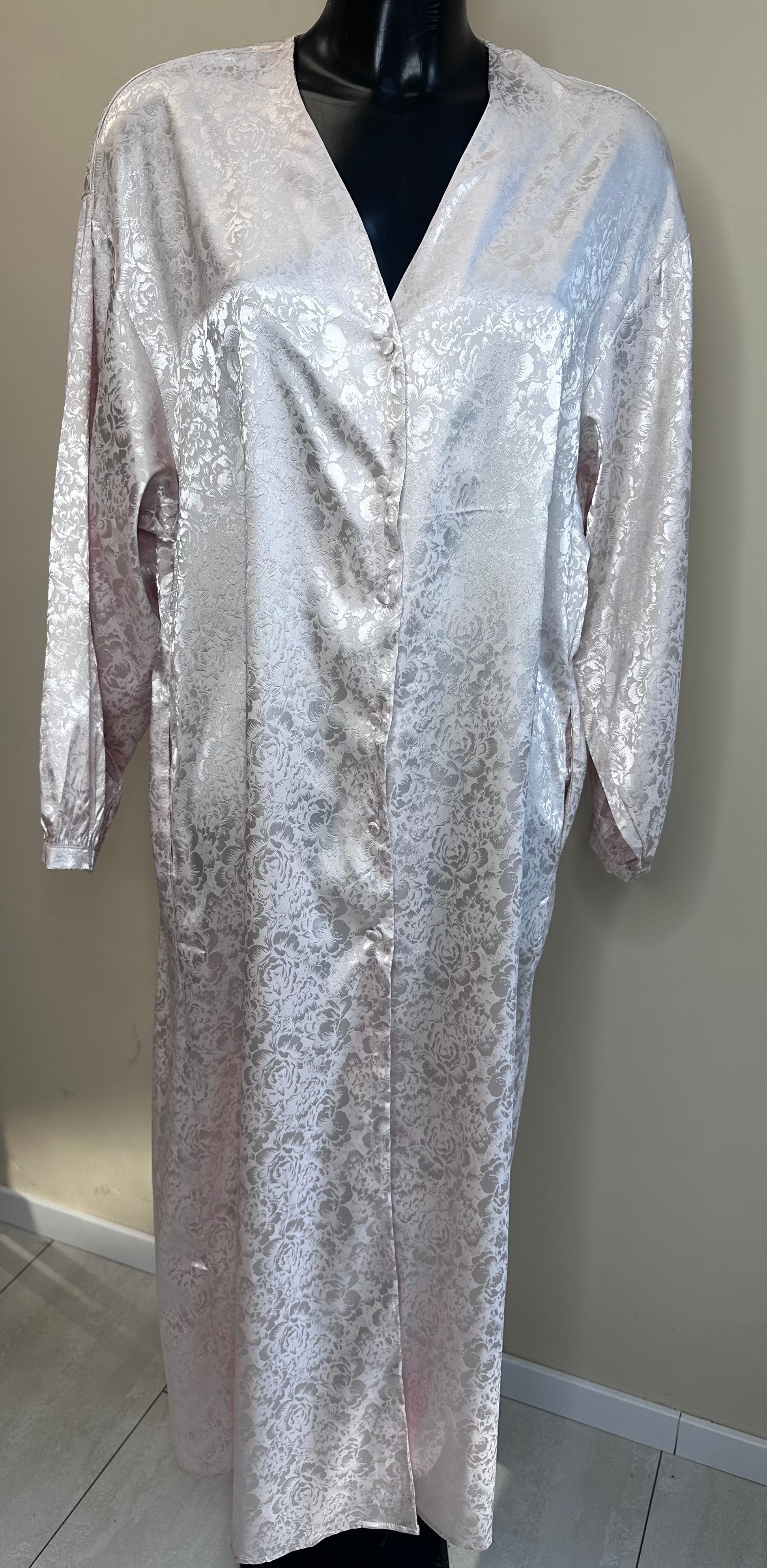 Kleid mit Blumenprint in verschiedenen Farben